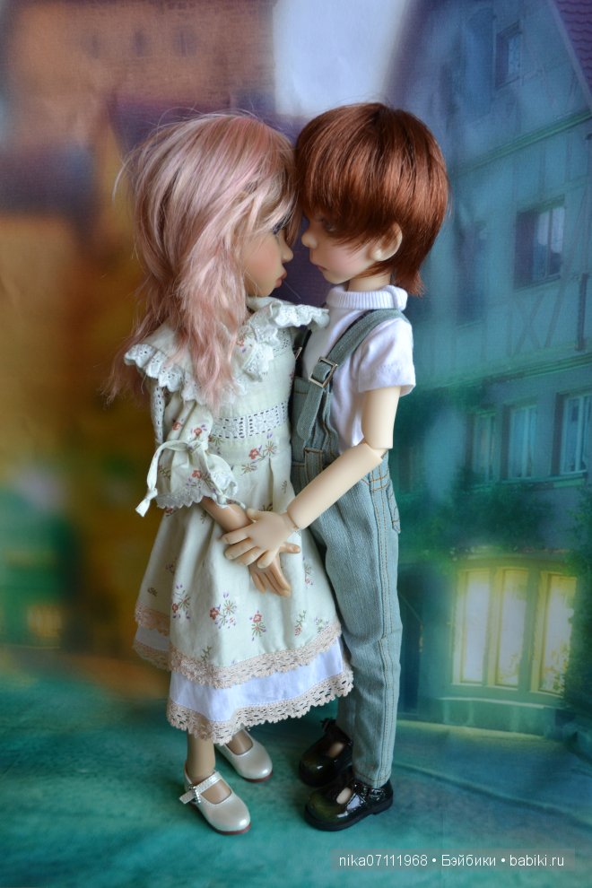 Мальчик с девочкой дружил. Maurice by Kaye Wiggs