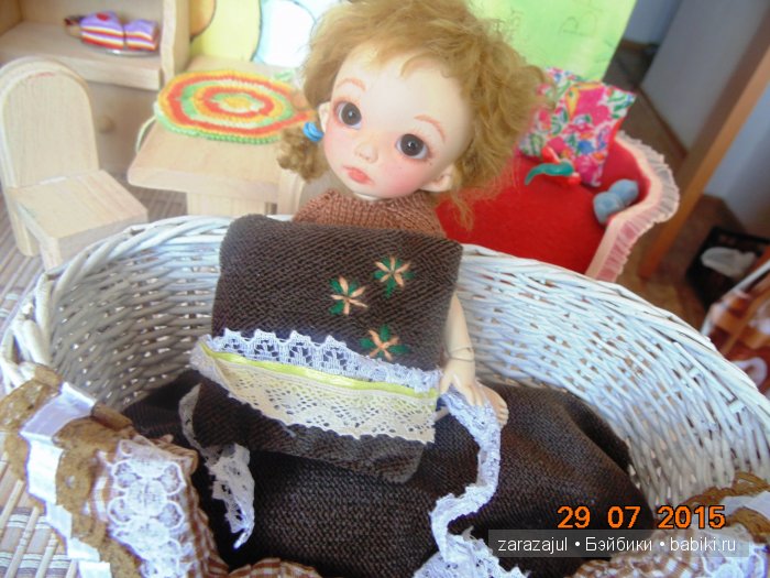 Айкин мастер класс - кроватка для куклы из корзиночки