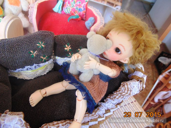 Айкин мастер класс - кроватка для куклы из корзиночки