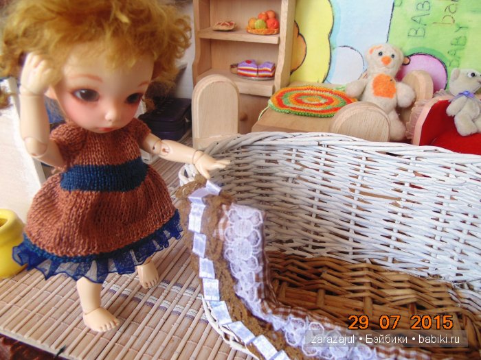 Айкин мастер класс - кроватка для куклы из корзиночки (фото 10)