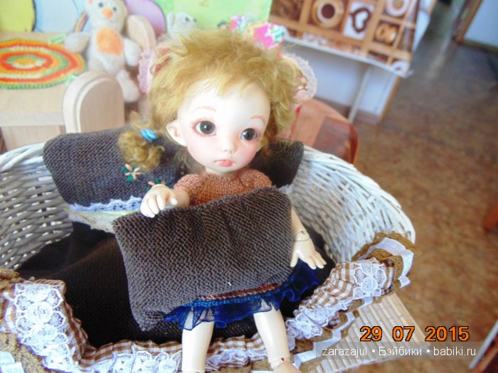 Айкин мастер класс - кроватка для куклы из корзиночки