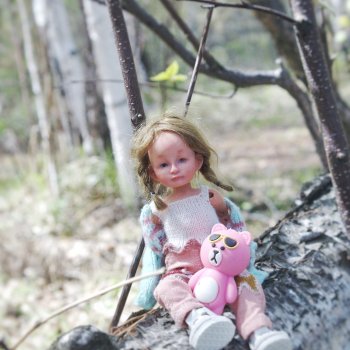 Первая весна Танюшки. Мы идём гулять)