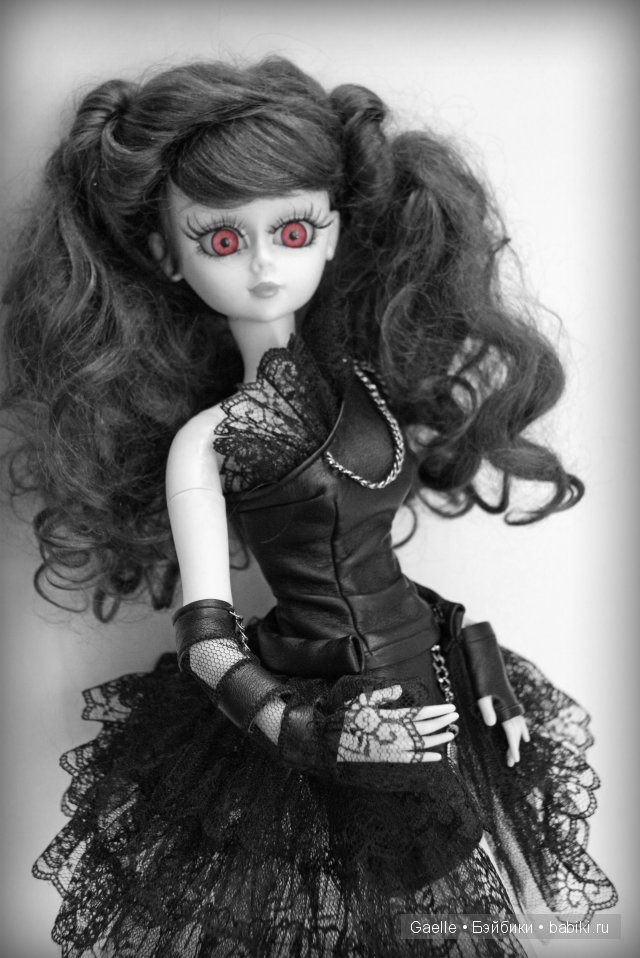 Готический наряд для куклы (фото 9)