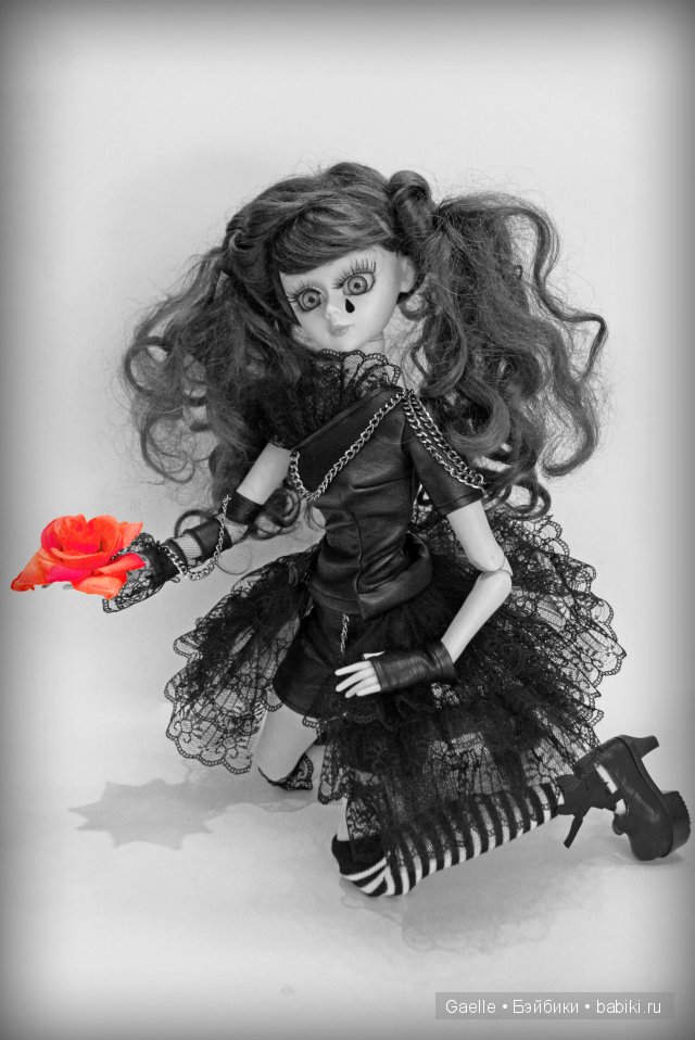 Готический наряд для куклы (фото 5)