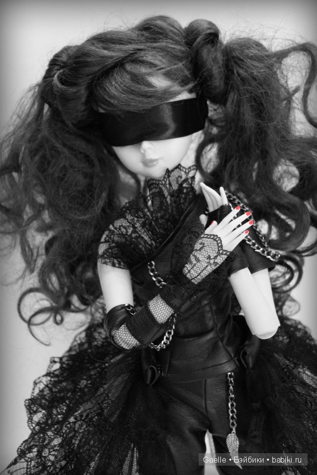 Готический наряд для куклы (фото 7)