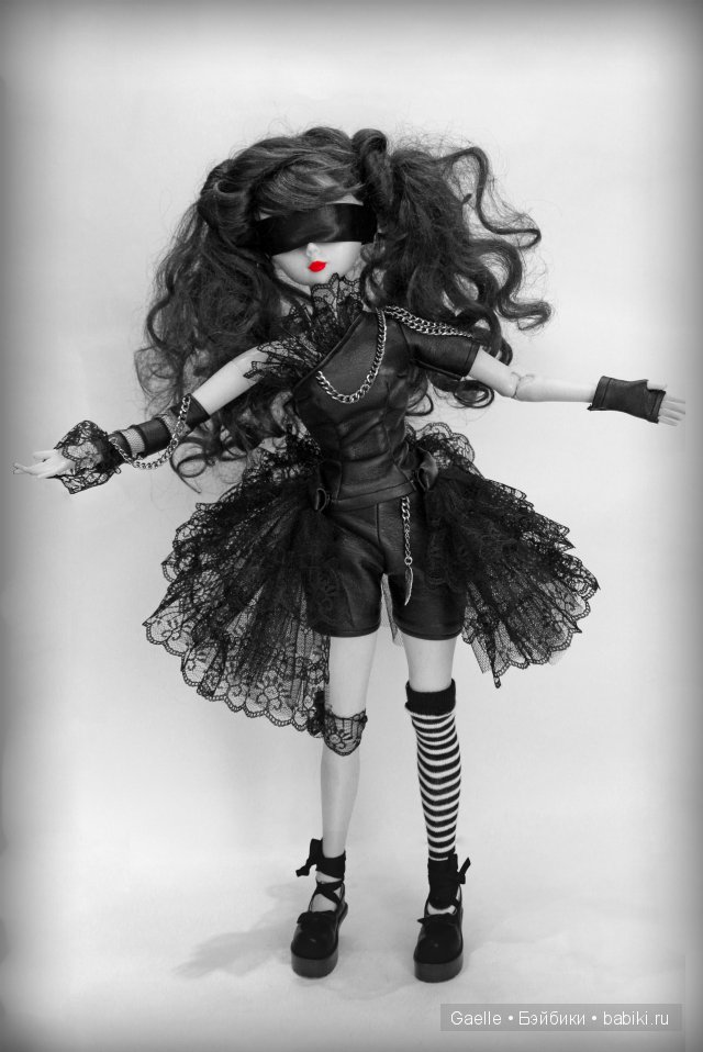 Готический наряд для куклы (фото 6)