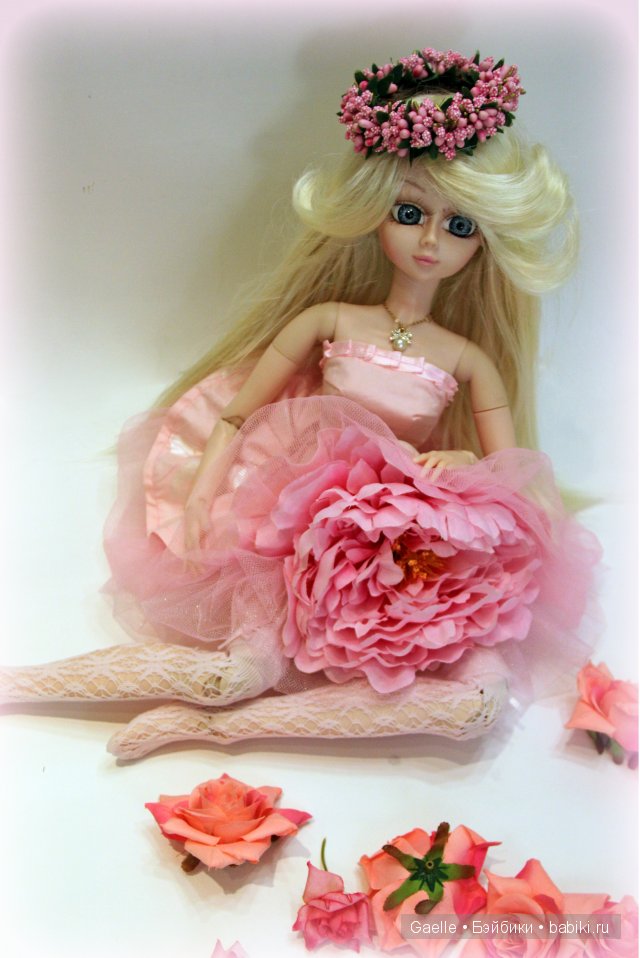 Платье-цветок. Одежда  для кукол своими руками