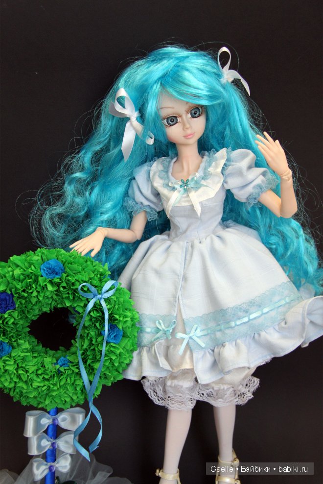 Девочка с голубыми волосами (фото 4)