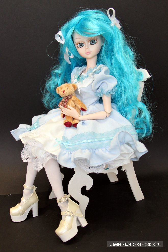 Девочка с голубыми волосами (фото 7)