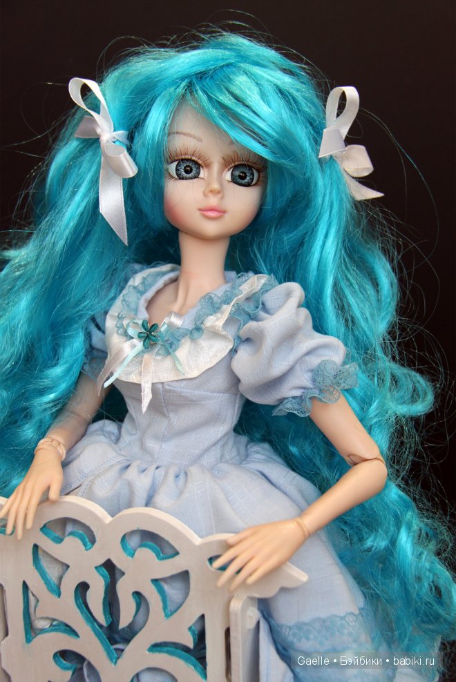 Девочка с голубыми волосами (фото 6)