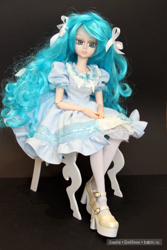 Девочка с голубыми волосами (фото 5)