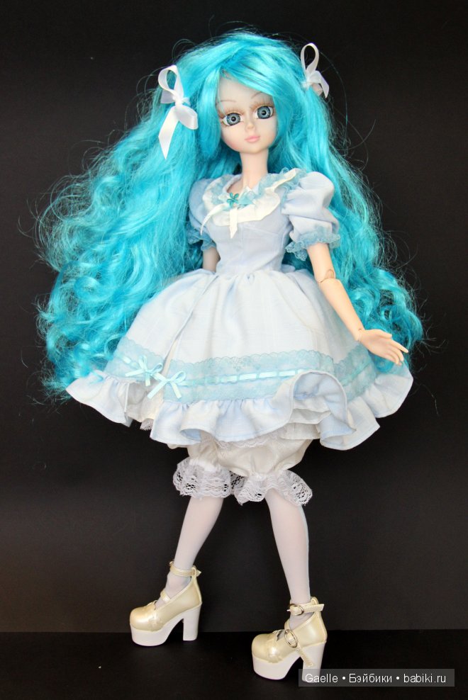 Девочка с голубыми волосами (фото 3)