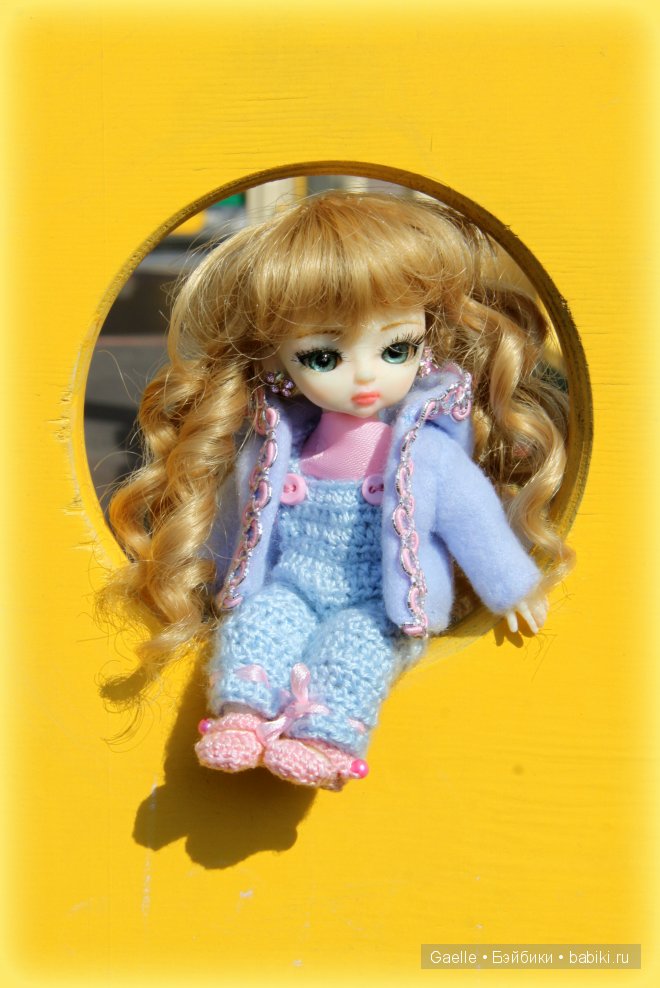 Малышка Hujoo на детской площадке (фото 2)