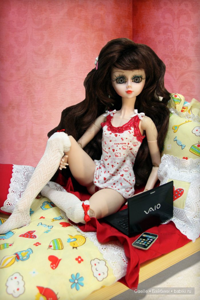 Постельные истории. Белье и пижамка для куклы Звезда подиума (фото 3)