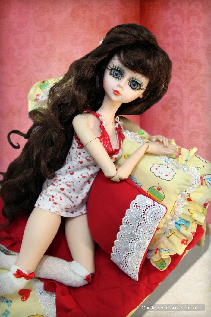 Постельные истории. Белье и пижамка для куклы Звезда подиума (фото 7)