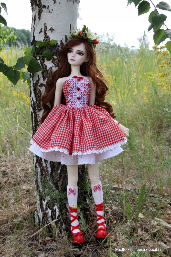 Ягода-клубничка. Наряд для куклы BJD