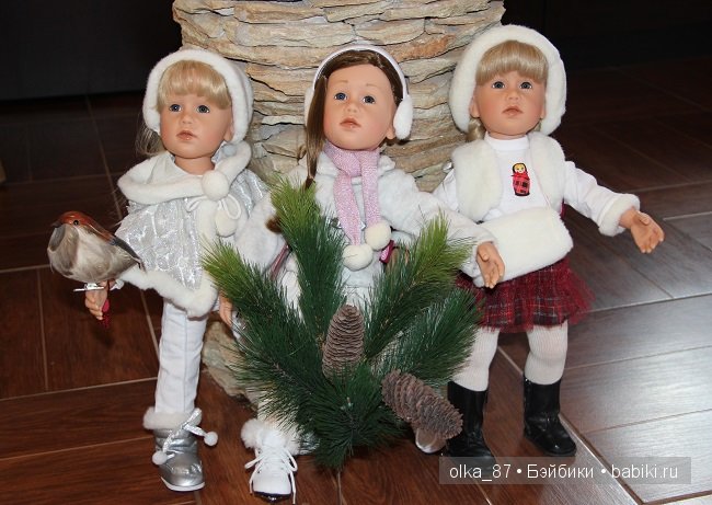 На улице лето...А ко мне приехала такая вот зимняя компания-Снегурочки Готц ( Gotz)