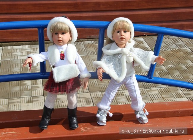 На улице лето...А ко мне приехала такая вот зимняя компания-Снегурочки Готц ( Gotz)