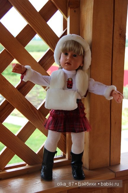 На улице лето...А ко мне приехала такая вот зимняя компания-Снегурочки Готц ( Gotz)