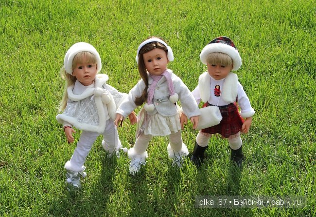 На улице лето...А ко мне приехала такая вот зимняя компания-Снегурочки Готц ( Gotz)