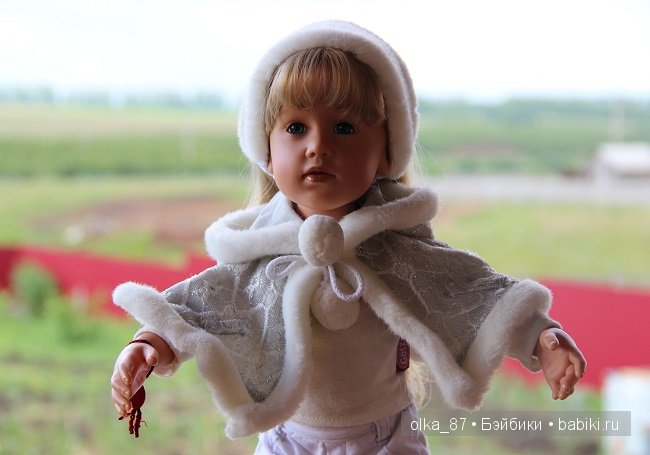 На улице лето...А ко мне приехала такая вот зимняя компания-Снегурочки Готц ( Gotz)