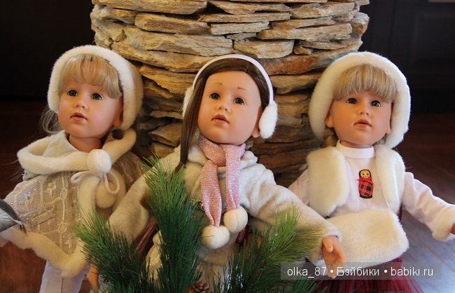 На улице лето...А ко мне приехала такая вот зимняя компания-Снегурочки Готц ( Gotz)