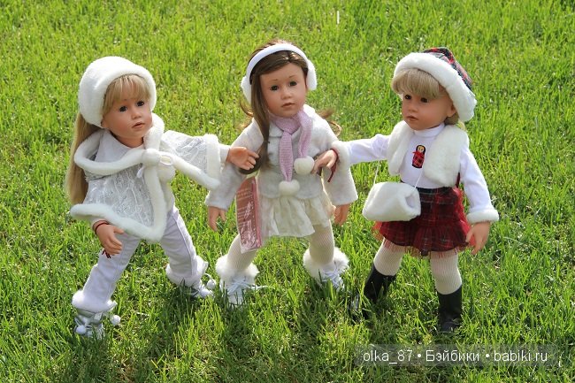 На улице лето...А ко мне приехала такая вот зимняя компания-Снегурочки Готц ( Gotz)
