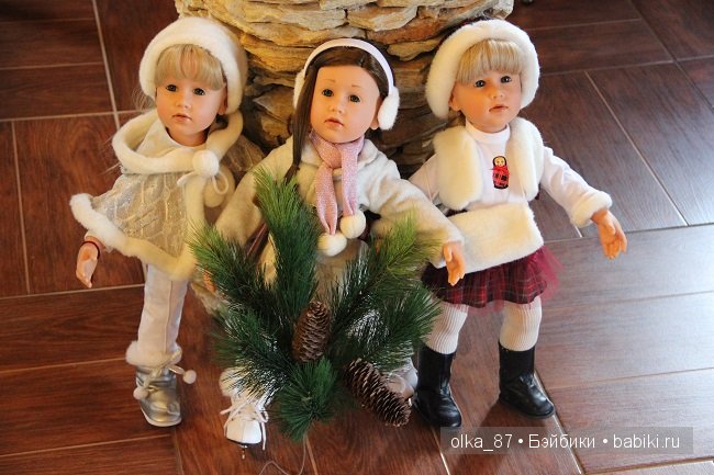 На улице лето...А ко мне приехала такая вот зимняя компания-Снегурочки Готц ( Gotz)