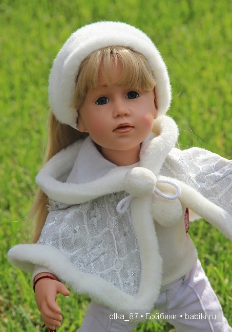 На улице лето...А ко мне приехала такая вот зимняя компания-Снегурочки Готц ( Gotz)