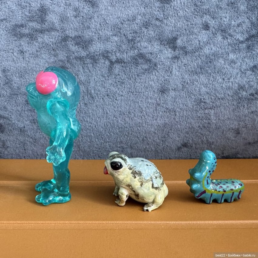 Квакушка с розовыми глазами (фото 2)