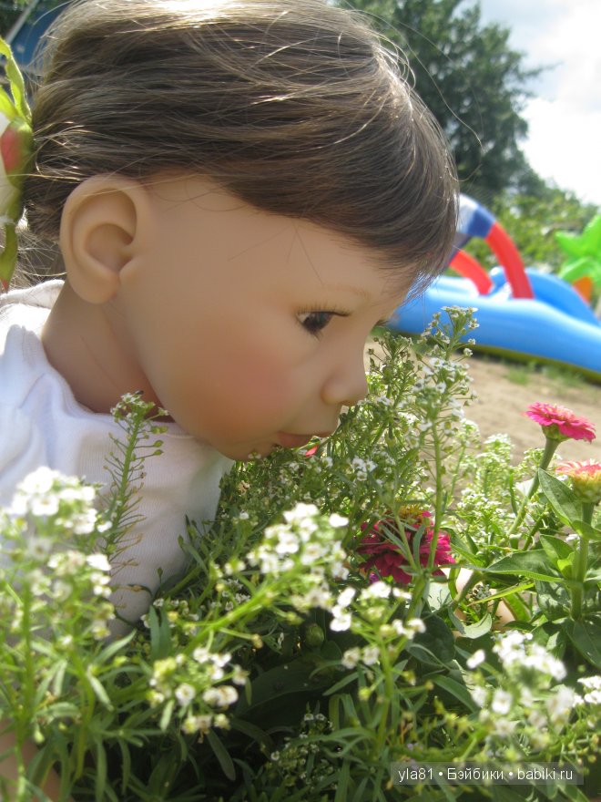 Дачные прогулки моих девочек