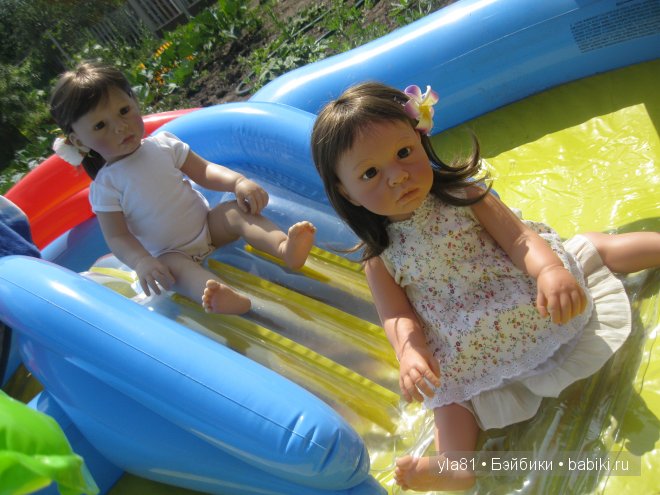 Дачные прогулки моих девочек