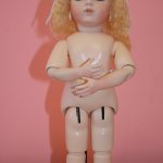 Девочки помогите одеть КУКОЛКУ БРЮ