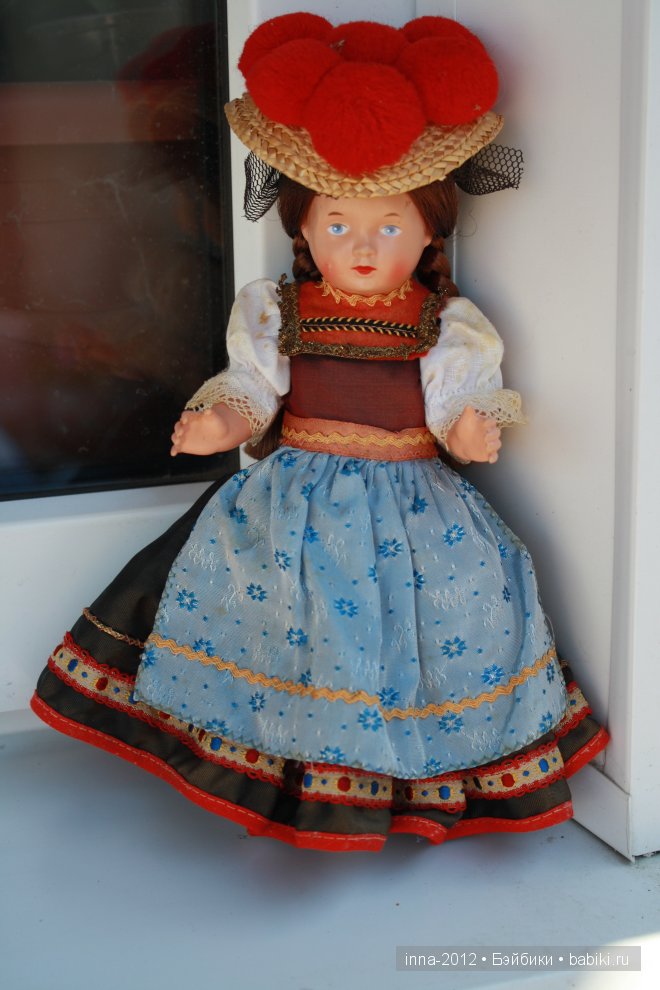 коллекция Баварок в шляпках с помпонами