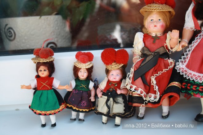 коллекция Баварок в шляпках с помпонами