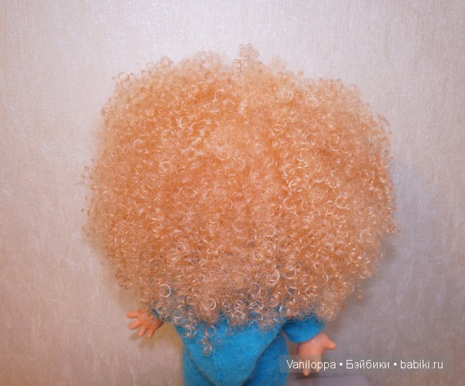 вид шевелюры сзади