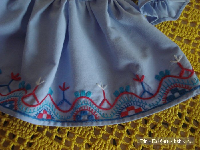 вышивка на подоле платья, по мотивам эстонской народной вышивки