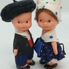 Пара миниатюрных кукол Испания