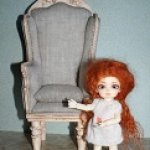 Кресло для куклы с розами в стиле шебби-шик