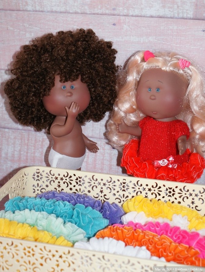 А у нас новенькая — Куклы Nines d'Onil (Нинес): Миа (Mia) (фото 2)