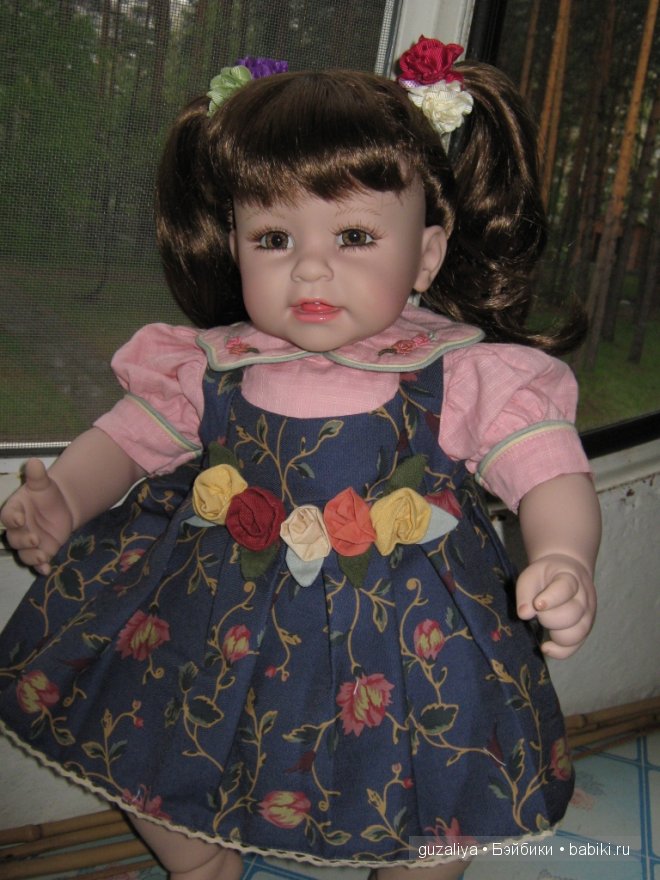 "Одну ягодку беру, вторую в рот кладу, третью примечаю, а четвертая мерещится." Куклы Адора