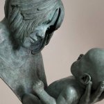 12 волшебных памятников нашим мамам