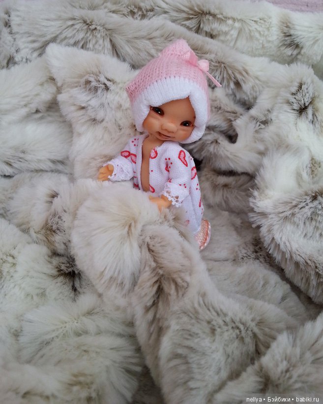 Авторская мини кукла урчной работы Тося