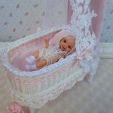 Детка в колыбельке