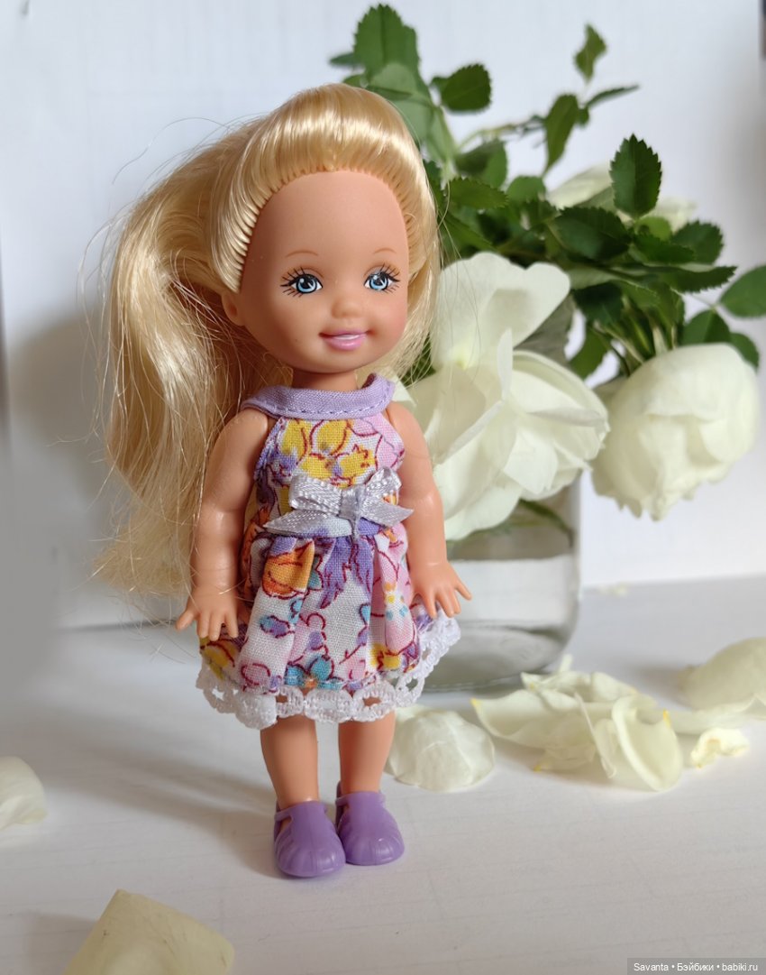 Куколки Келли и дикий белый шиповник