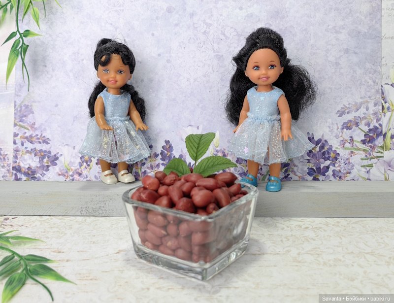 Сегодня Ореховый Спас. Куколки показывают орешки