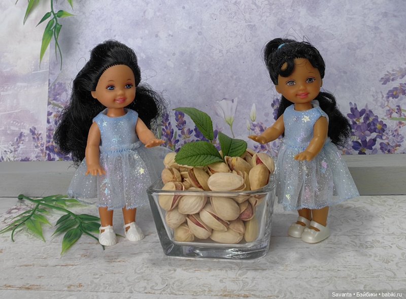 Сегодня Ореховый Спас. Куколки показывают орешки