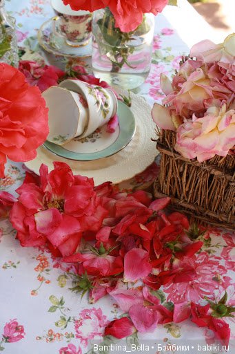 Яблочный пирог из слоёного теста