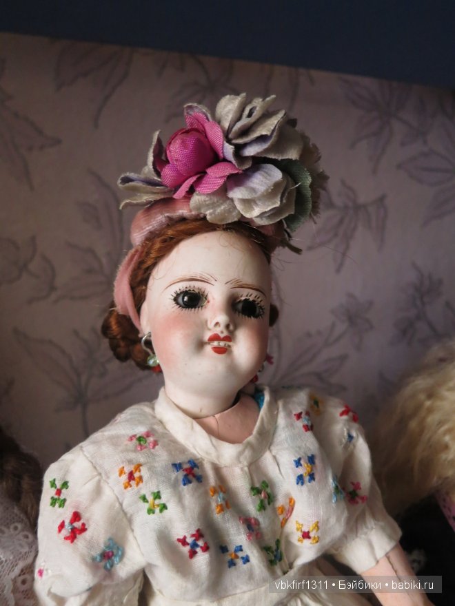 Моя коллекция антикварных кукол и новая полочка