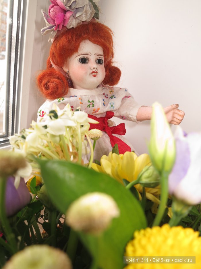 И сердца закрытые распустились розами, в воздухе повеяло весной